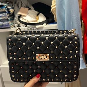 Medium valentino rockstud spikes bag black
